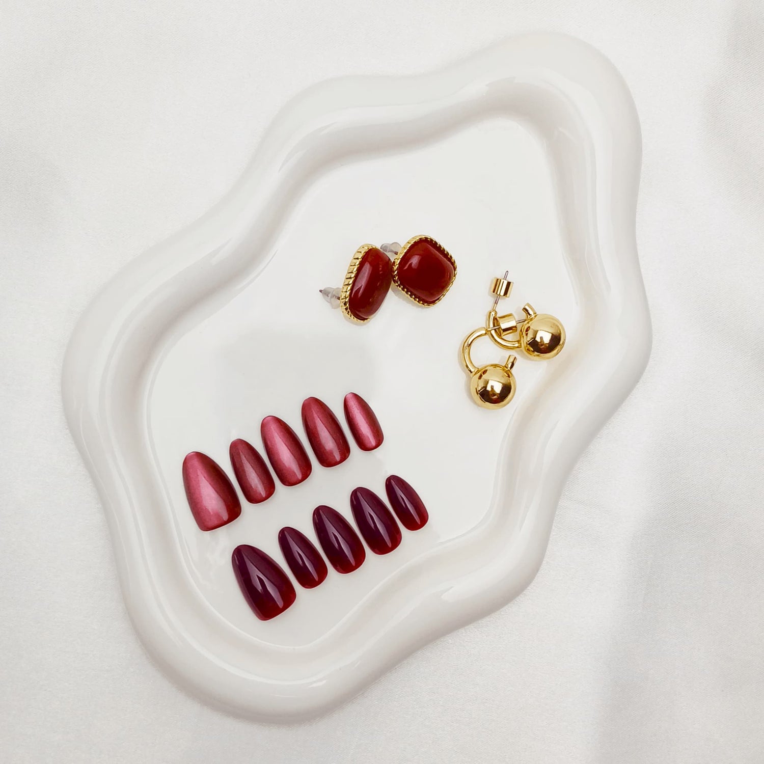 Qeera Nails - faux ongles réutilisables premiums sans colle - découvrez la collection
