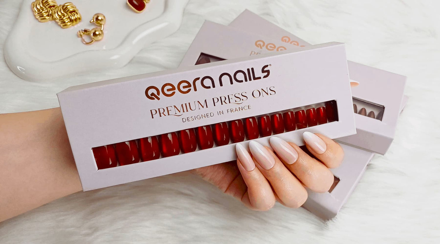 Découvrez la collection des faux ongles réutilisables de Qeera Nails