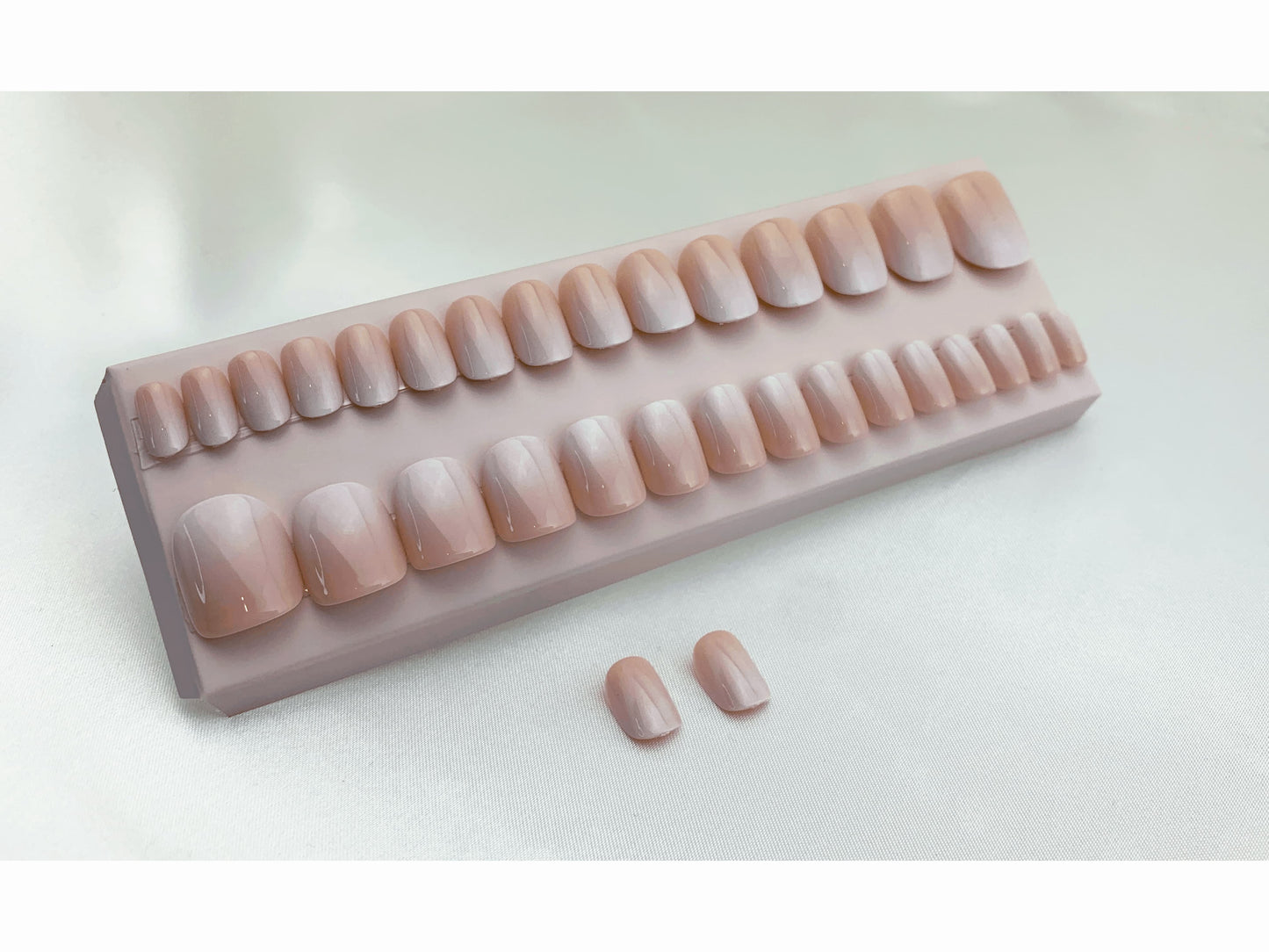 Creamy White - Qeera Nails - Faux ongles réutilisables