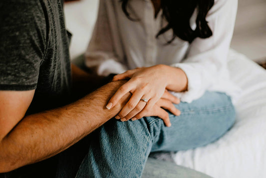 Ces détails d’ongles que les hommes remarquent  - Faux ongles réutilisables Qeera Nails