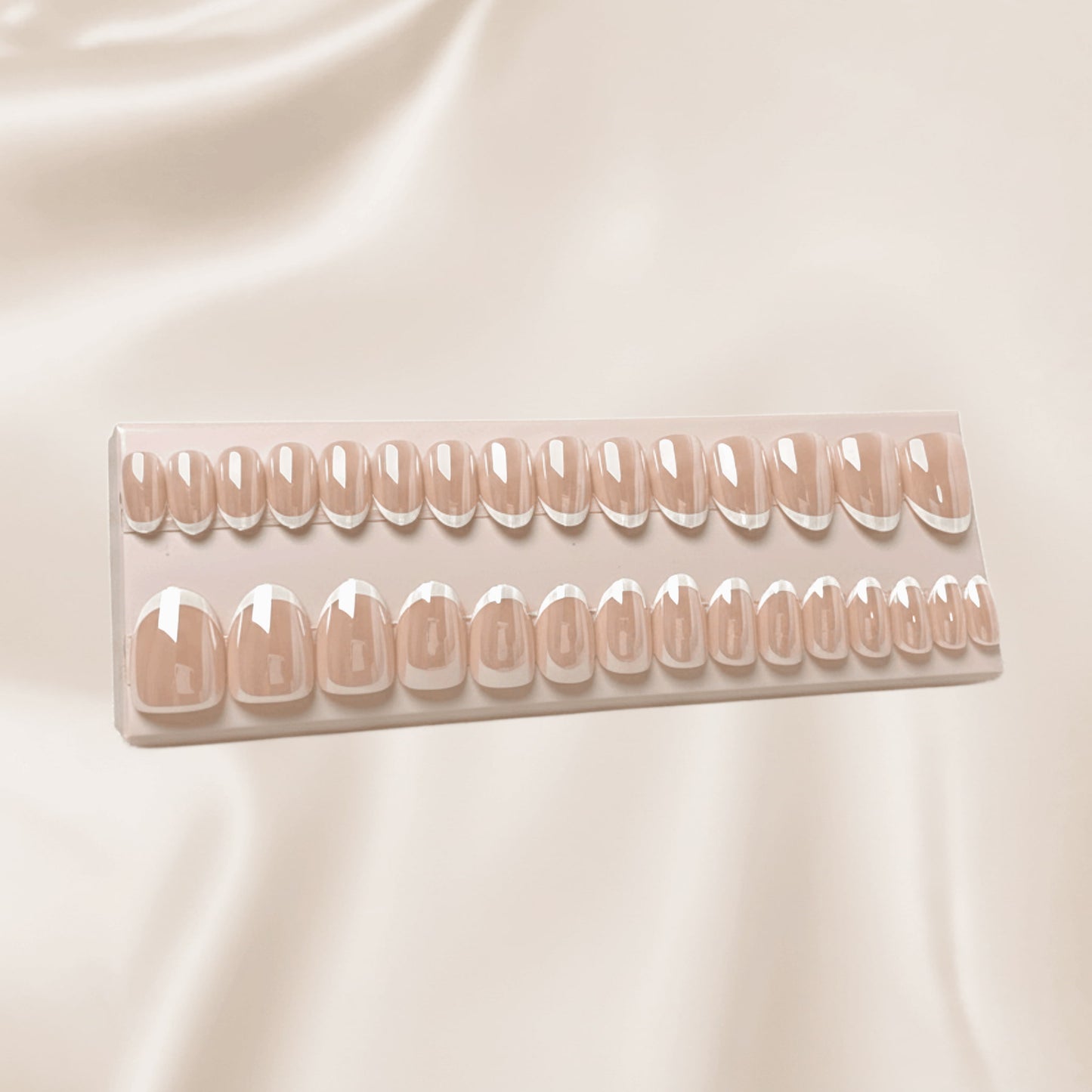 Silky Pearl Qeera Nails-faux-ongles-press-on-nails