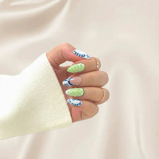 Amalfi Qeera Nails-faux-ongles-press-on-nails