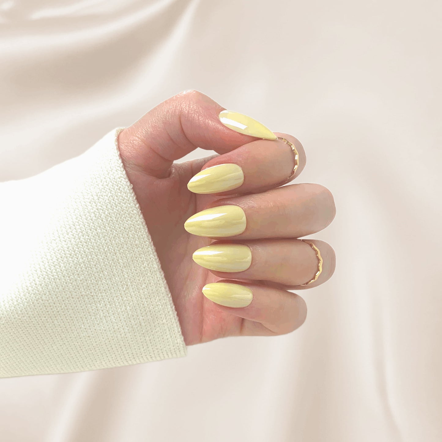 Honey Kiss Qeera Nails-faux-ongles-press-on-nails