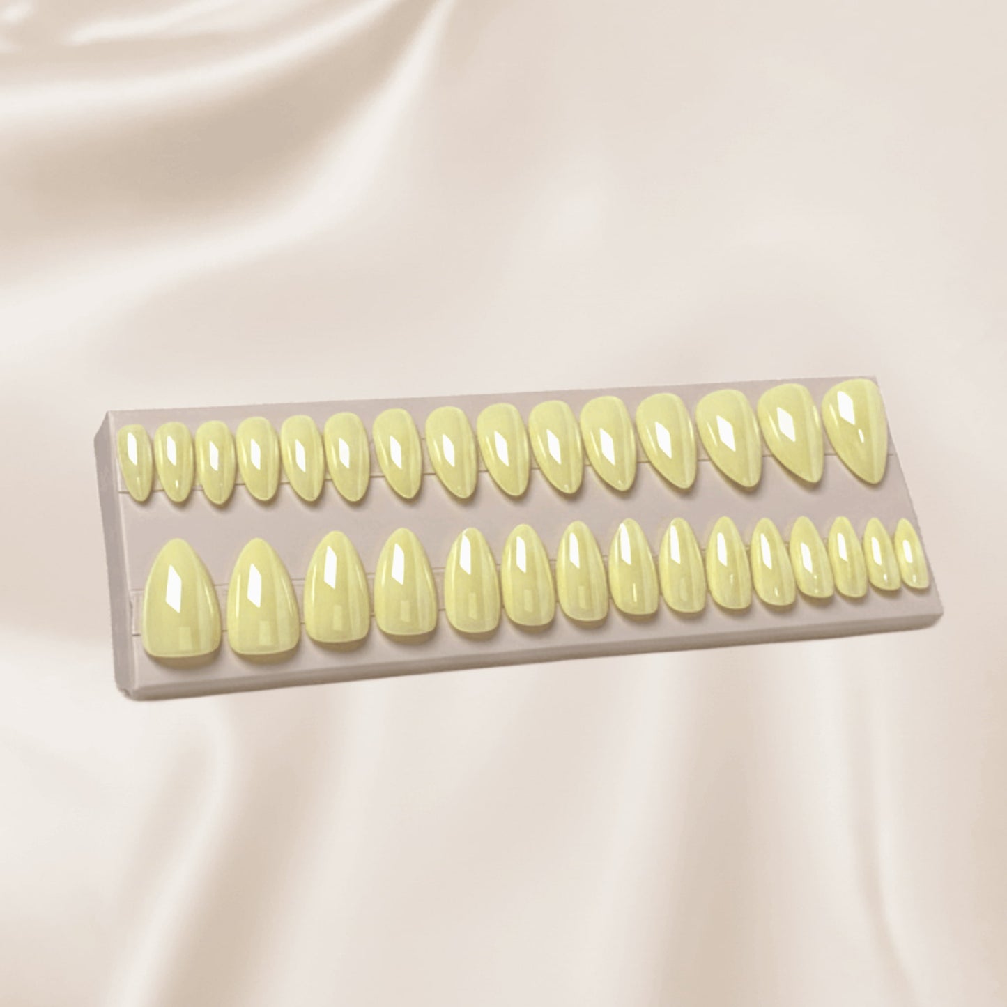 Honey Kiss Qeera Nails-faux-ongles-press-on-nails