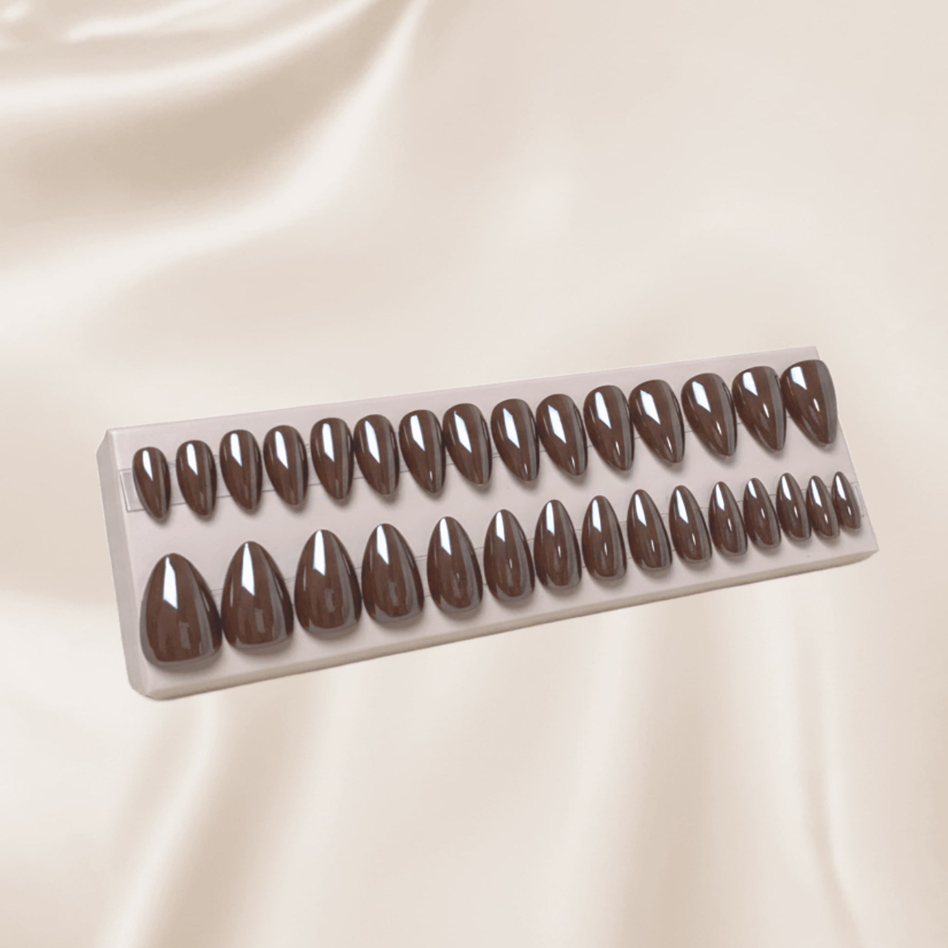 Brownie Qeera Nails-faux-ongles-press-on-nails