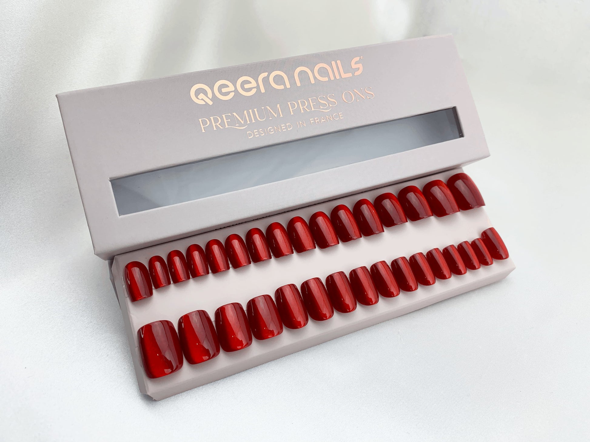 Red Velvet - Qeera Nails - Faux ongles réutilisables